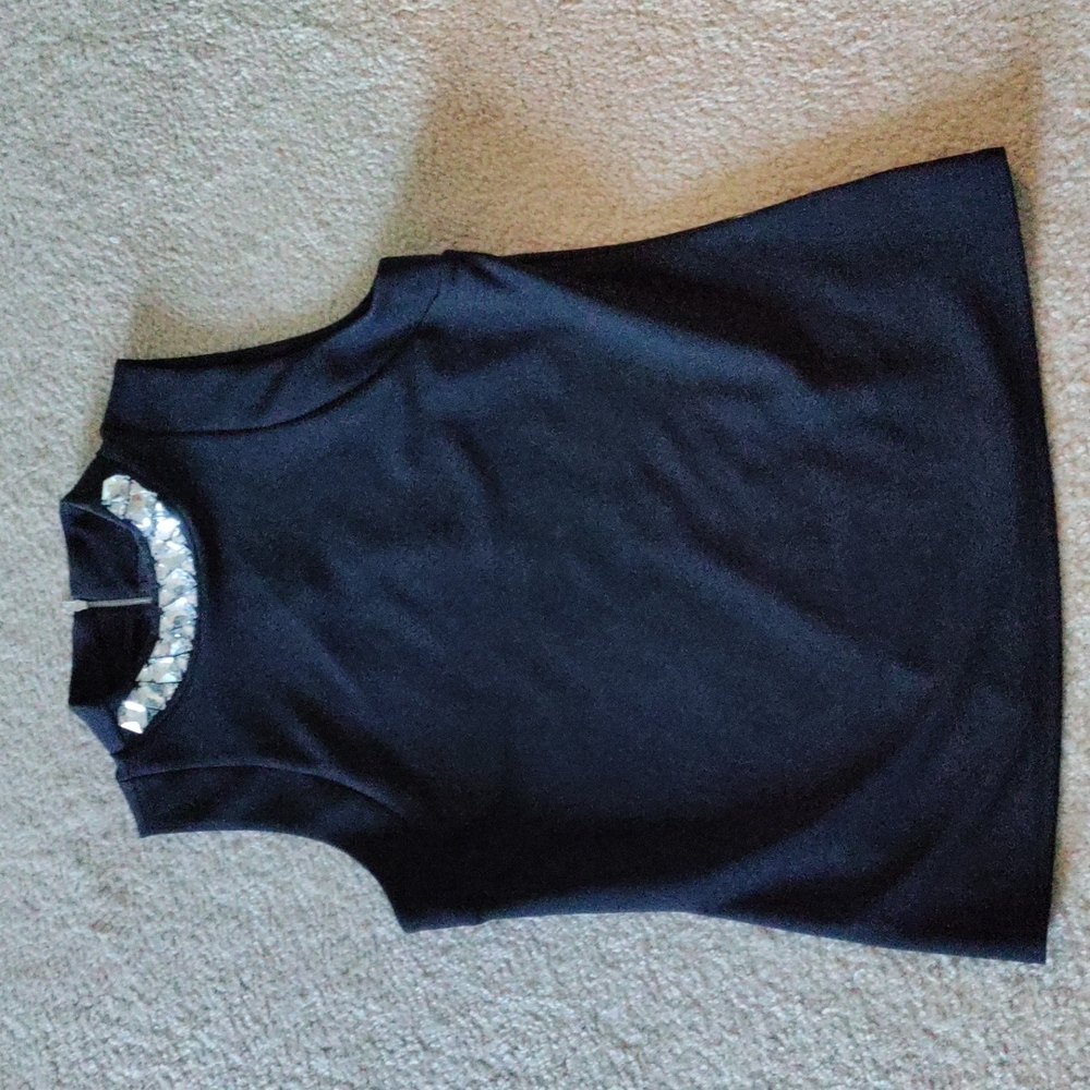 Sleeveless black top
